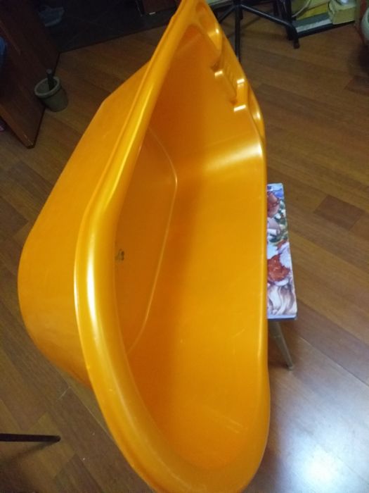 Пластмассовая ванночка