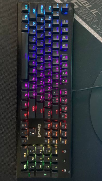 Mehanika klaviatura sotiladi !