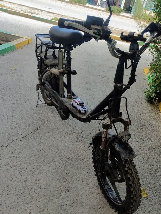 Monster elektro skuter va velosiped