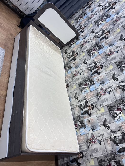 Односпальная кровать