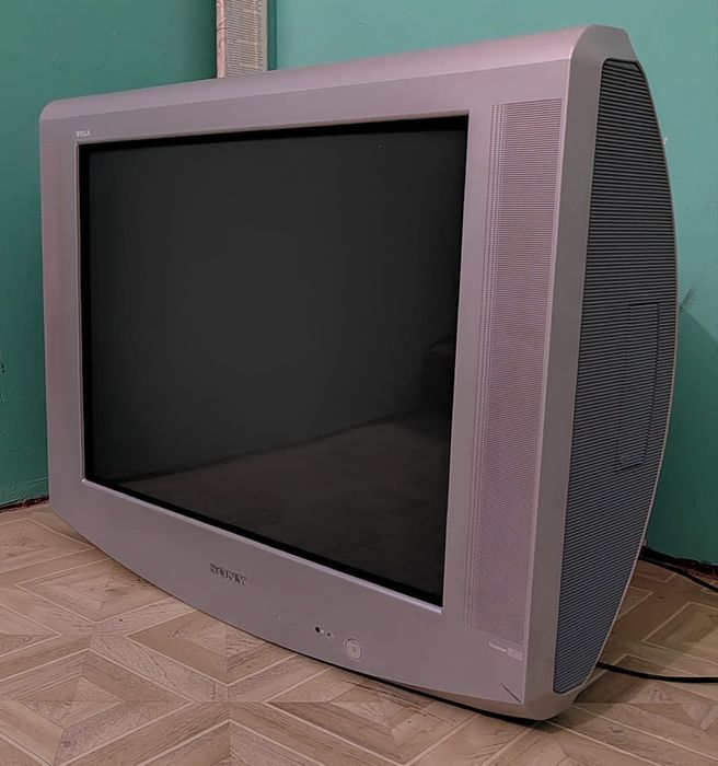 продам телевизор Sony оригенол (Испания)