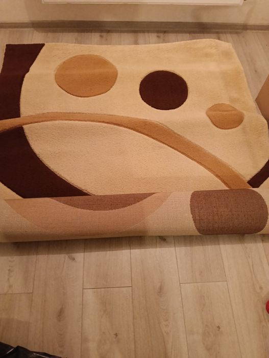 2 Covoare în stare foarte bună. Ambele la 465 lei. Fix.