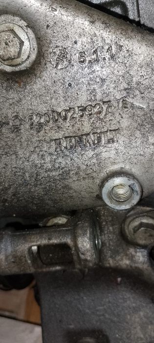 Vând motor Renault,1,2 benzina,16 valve,75 cp
