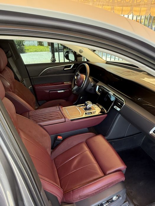Hongqi E-HS9 | 2023 год