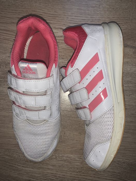 Маратонки Адидас за момиче