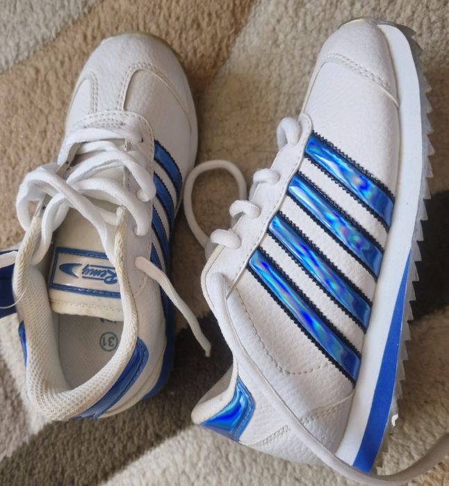 Adidași băieți, mărimea 31