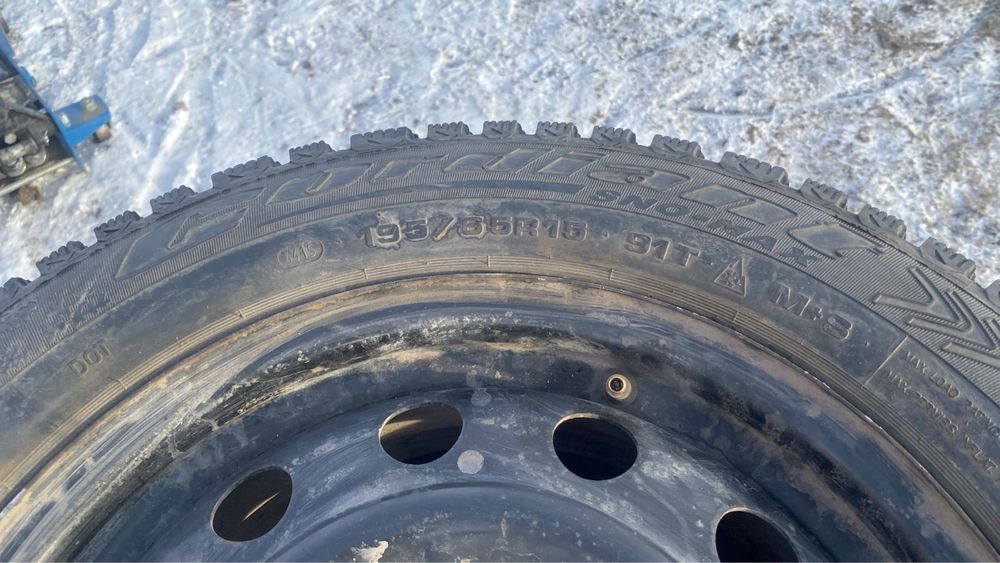 Продам зимнюю резину