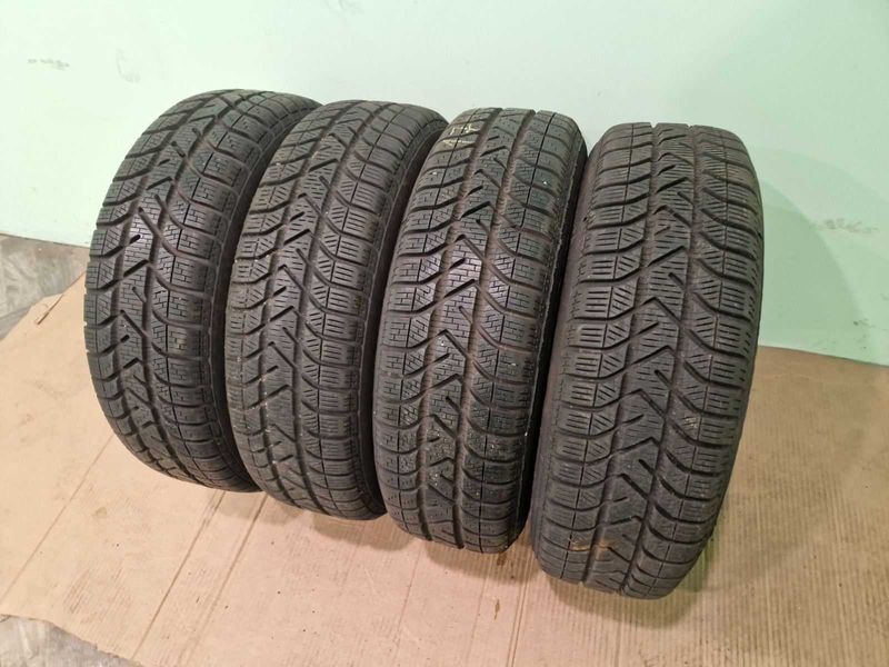 4 Pirelli R15 175/65/ 
зимни гуми 
DOT2418