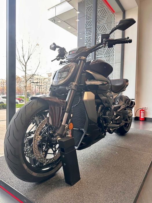 Мотоцикл Ducati XDiavel V4