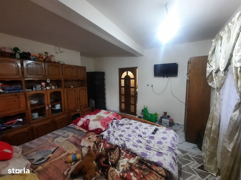 Vand casa cu etaj teren 6,8 Ari Micula jud Satu Mare