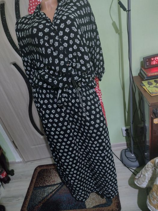 Fuste, pulovere, compleu cu fusta , pantaloni lungi, sacou