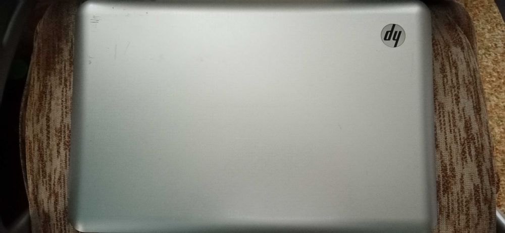 Продавам лап топ HP