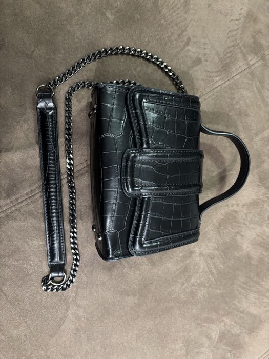 Малка чанта през рамо