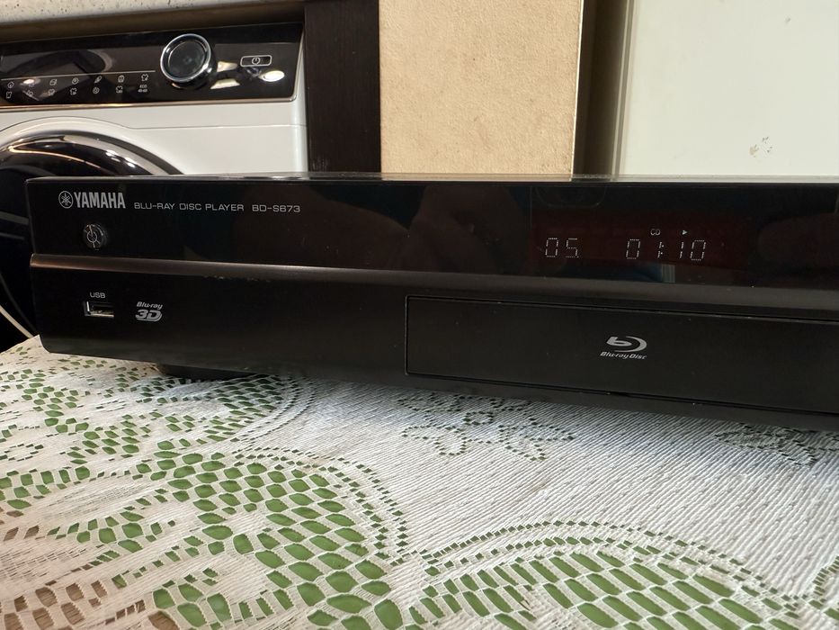 Yamaha BD-S673 blu-Ray disc