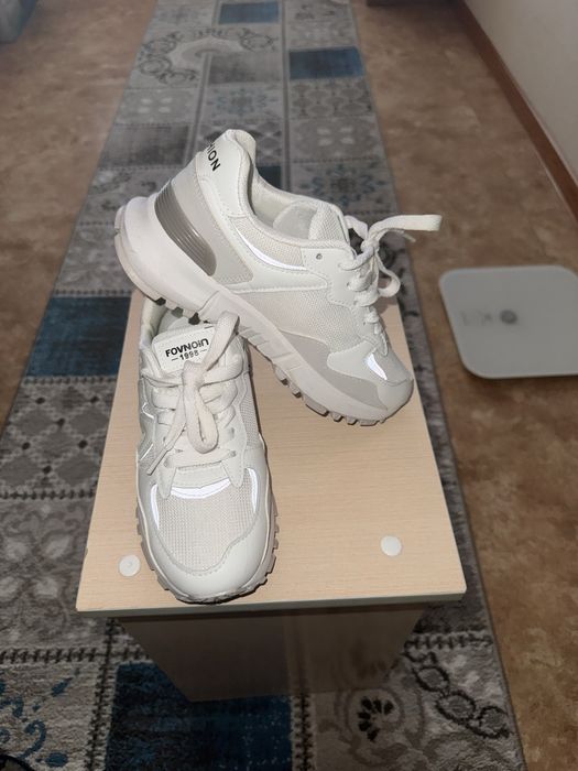 Кроссовки женские 36 размер