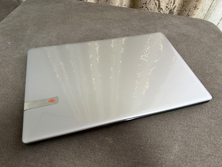 Acer. Core i3. 6ГБ. 2 Видеокарты