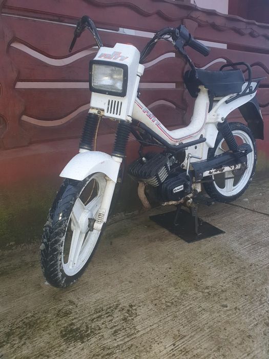 Vând moped Malaguti Fifty  fără acte ok funcțional proba spune tot.