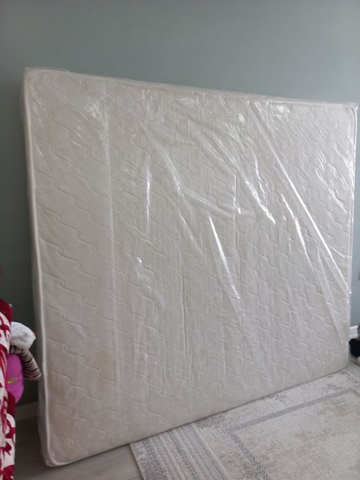 Матрас для спальный  кровати