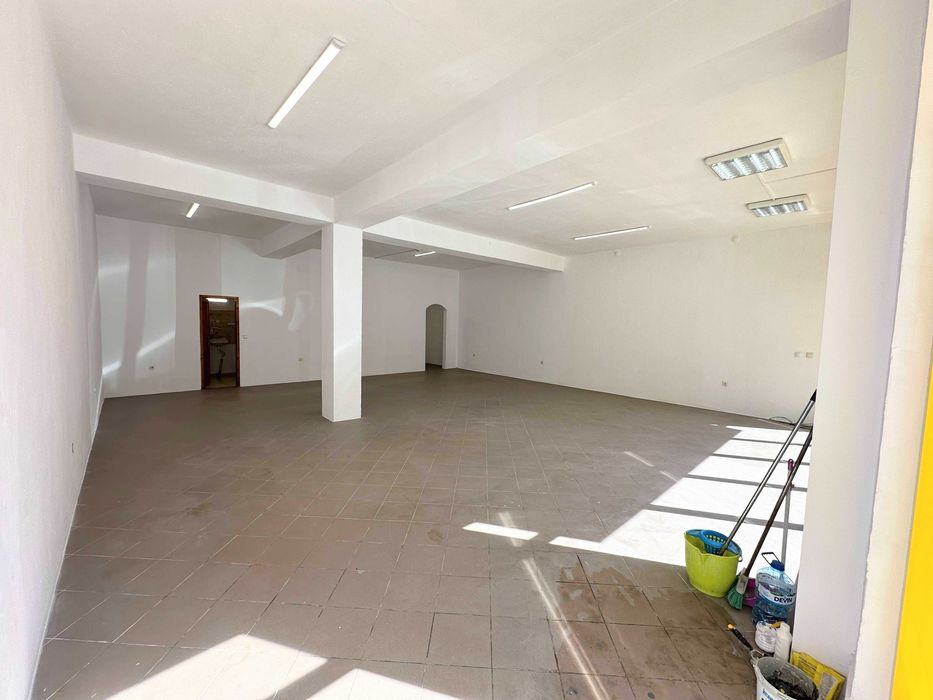 Дава се под наем Магазин в Велико Търново, Бузлуджа - 100 кв.м за 408 € - Снимка #1