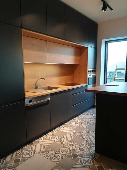 Дава се под наем Тристаен апартамент в Бургас, Изгрев - 85 кв.м за 255 € - Снимка #5