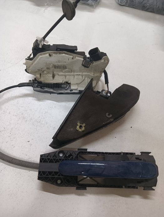 Broasca Usa Stanga Fata Uk Anglia Volkswagen Tiguan 5N_ 2007 - > 5N083