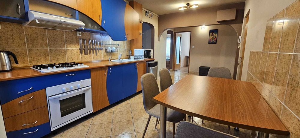 Inchiriez apartament spatios 4 camere, 2 bai, loc de parcare in Marasti 84.1 mp