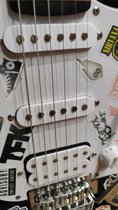 Электрогитара Levinson H-S-S.