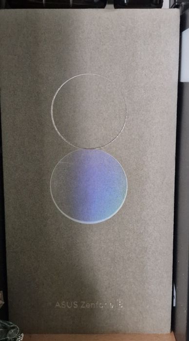 Asus Zenfone 8 Defect (pentru piese)