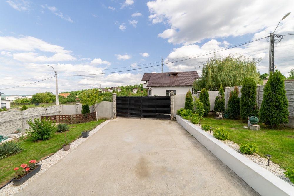 Casă modernă 166 mp | 4 dormitoare | teren 500 mp |a gata de mutat – Pitești (Gavana/Rolast)