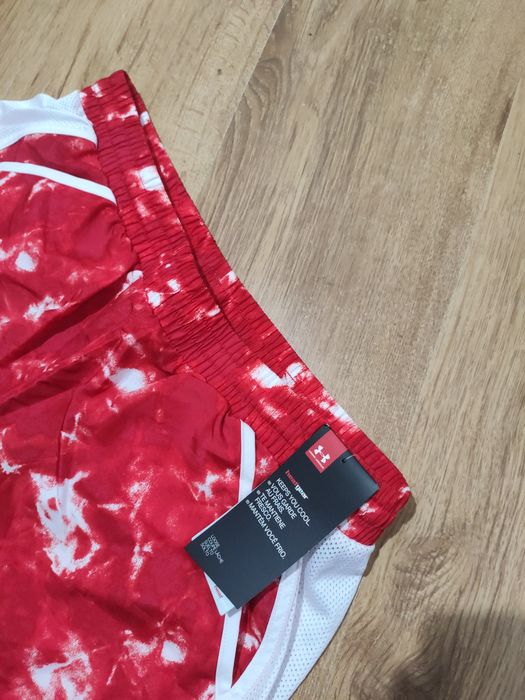 Pantaloni scurți de damă Under Armour mărimea M