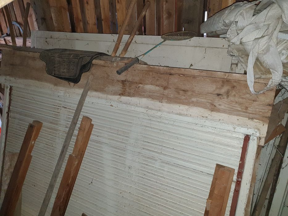 Vand 5 geamuri de lemn cu roleta