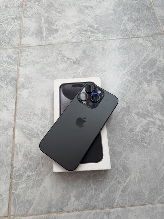iPhone 15 pro в хорошем состоянии