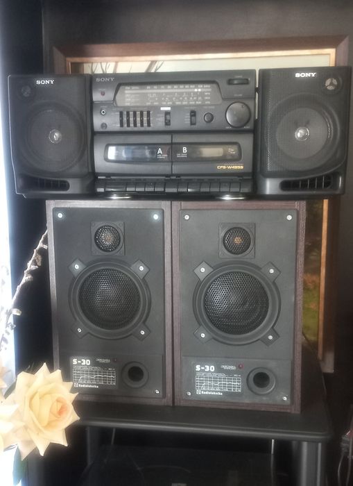 Продаётся SONY  CFS-W435S 1996 года