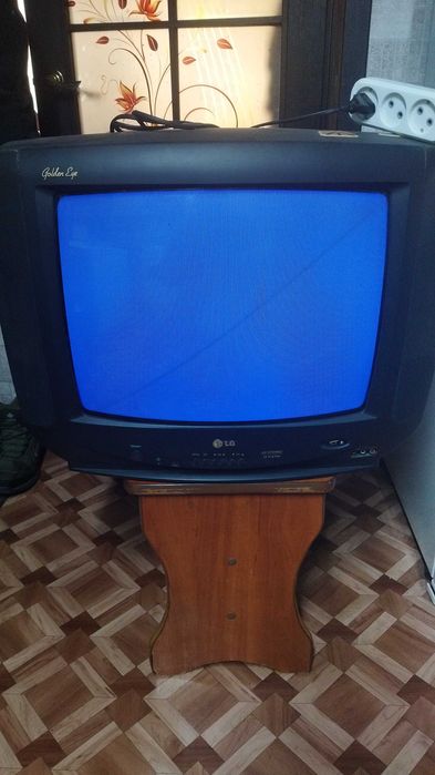 Телевизор Lg цветной