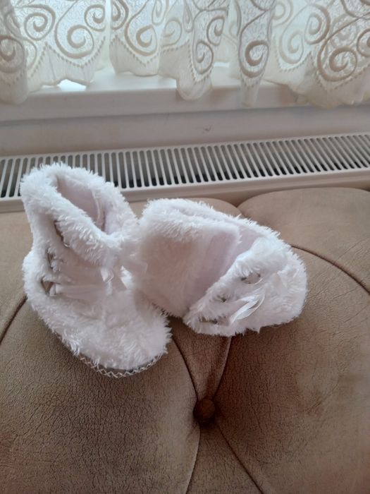 Детски ботуши-апрески и бебешки ботушки