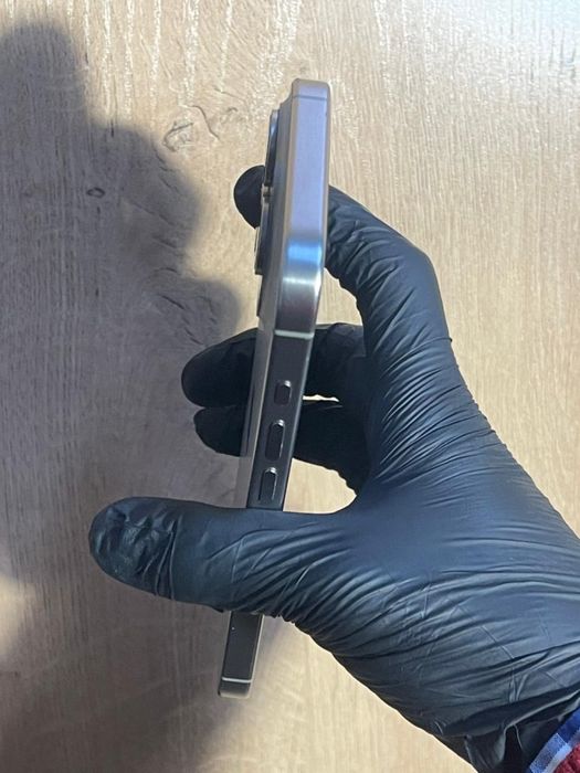 iPhone 15 Pro Silver Titanium