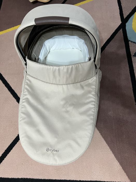 Landou Cybex Cot S Lux – Almond Beige, cadru Taupe | Stare foarte bună