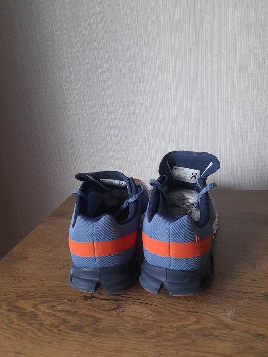 On Cloud маратонки 44 номер.