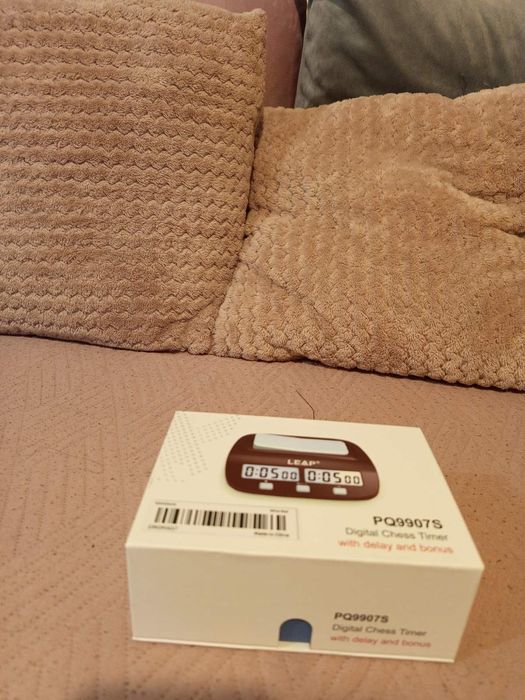 Продавам нови Оригинални шах часовници Leap