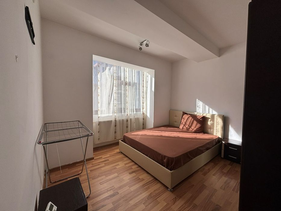 Inchiriez apartament 3 camere