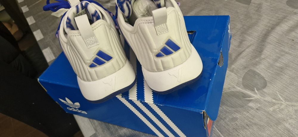 Баскетболни обувки adidas TRAE UNLIMITED J