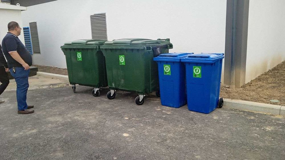 мусорный бак Пластмас контейнер