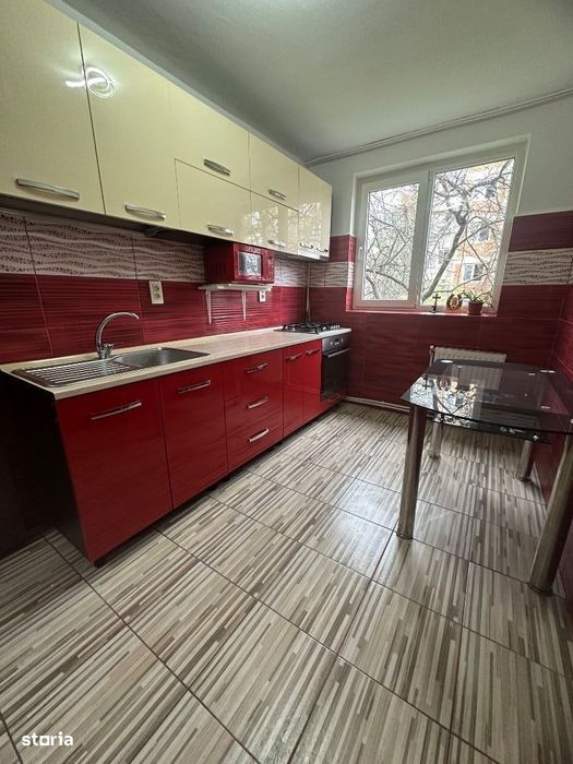 De vânzare apartament 3 camere Viziru 1 etaj 1 SUPER PRET
