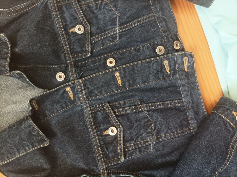 Плътен клин и две дънкови якета