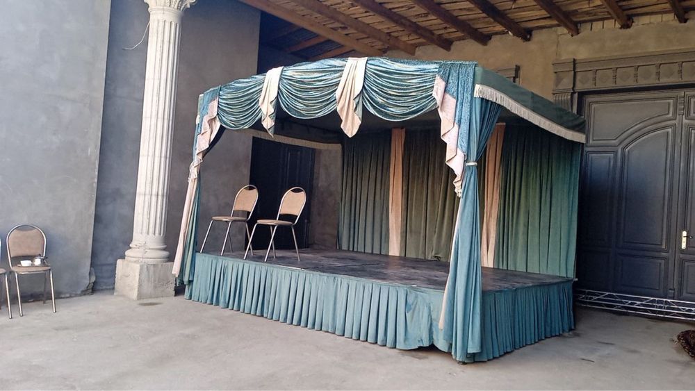 Kalonka sahna svetamuzika ekran sharik mishka afarmleniya ferverk dim