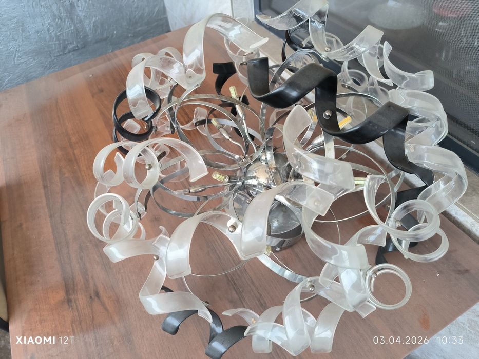 Продаю люстру в хорошем состоянии