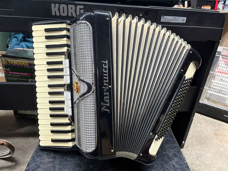 Acordeon italian Marinucci cu 80 de basi