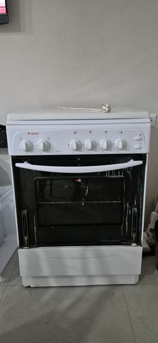 Продам газовую плиту