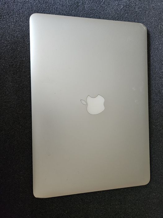 лаптоп Macbook Air 13"