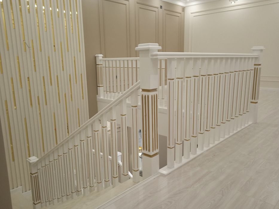 Деревянные лестница обшивка.